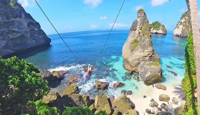 diamond beach bali