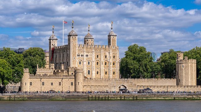 beautiful castles in europe