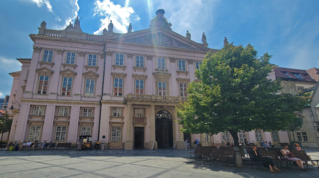 primates palace